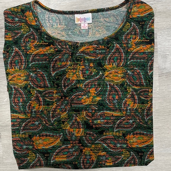 LulaRoe Irma style 💕 - Picture 3 of 4